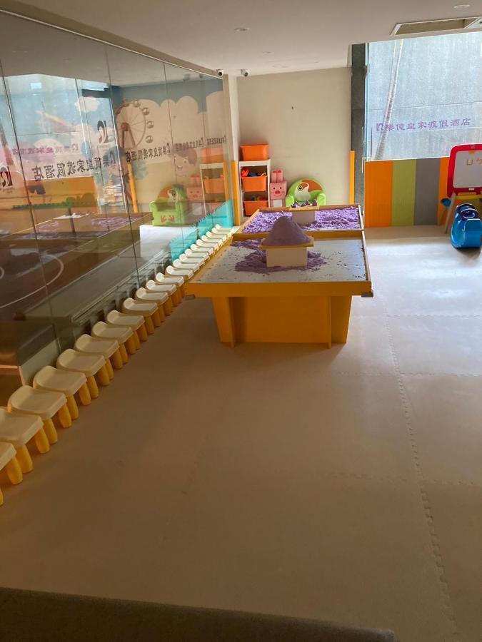 Look Royal Resort Цзяи Экстерьер фото The Children's Museum of Oakville