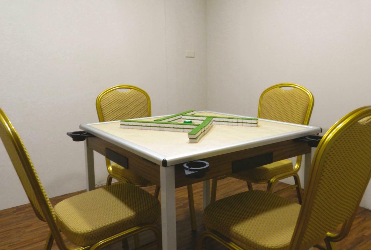 Look Royal Resort Цзяи Экстерьер фото A carrom table